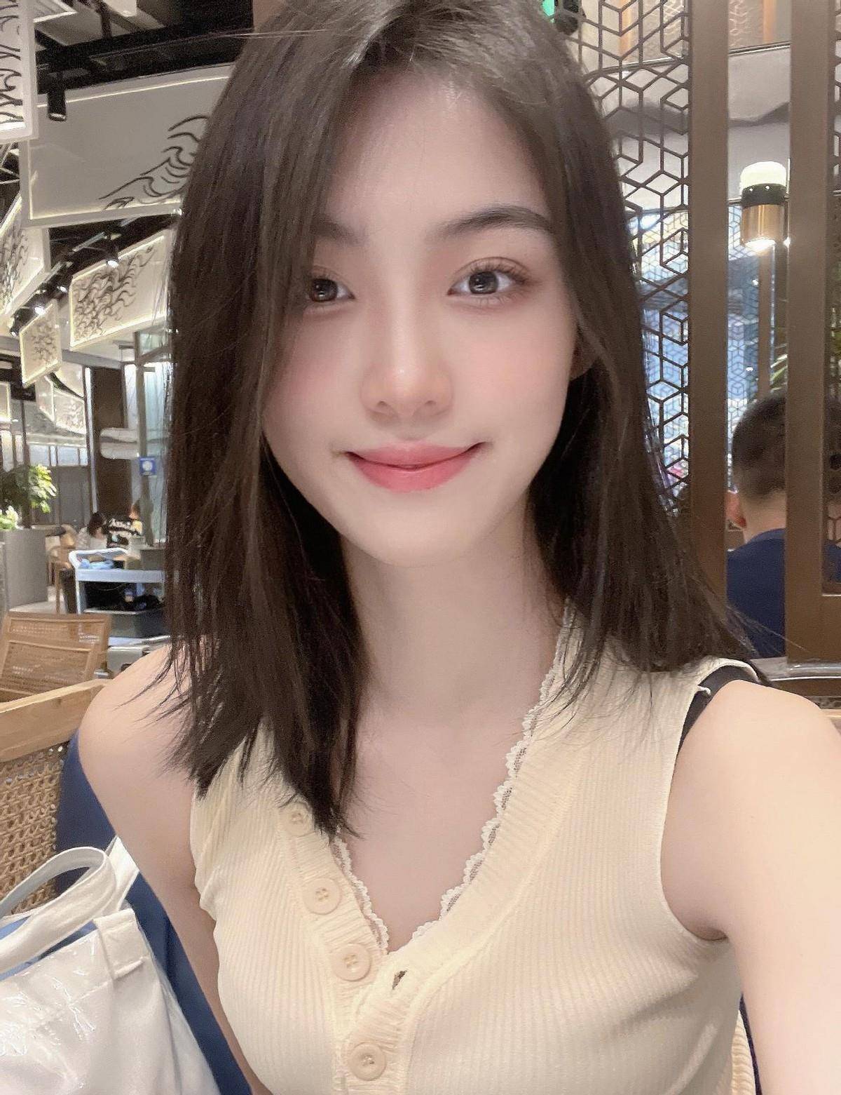 原创女篮18岁新星太美,1米87大长腿,爱打扮性感迷人,不输女明星