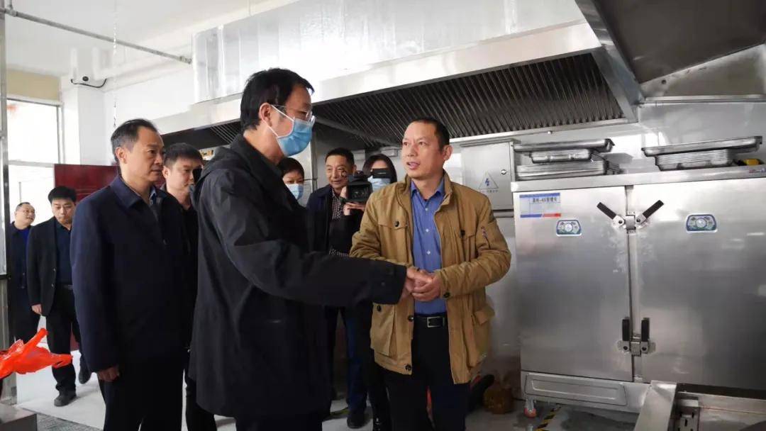县委书记杨曙光一行视察调研乐居山水-菊潭康养中心_养老_内乡县_潭