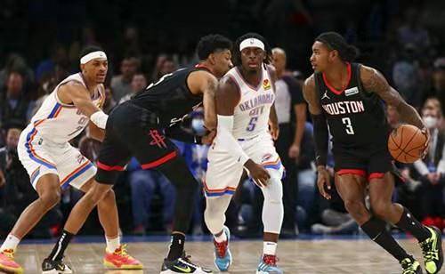 火箭喜提四连胜,二年级生准三双成最大功臣_肖恩·泰特_泰斯_伍德