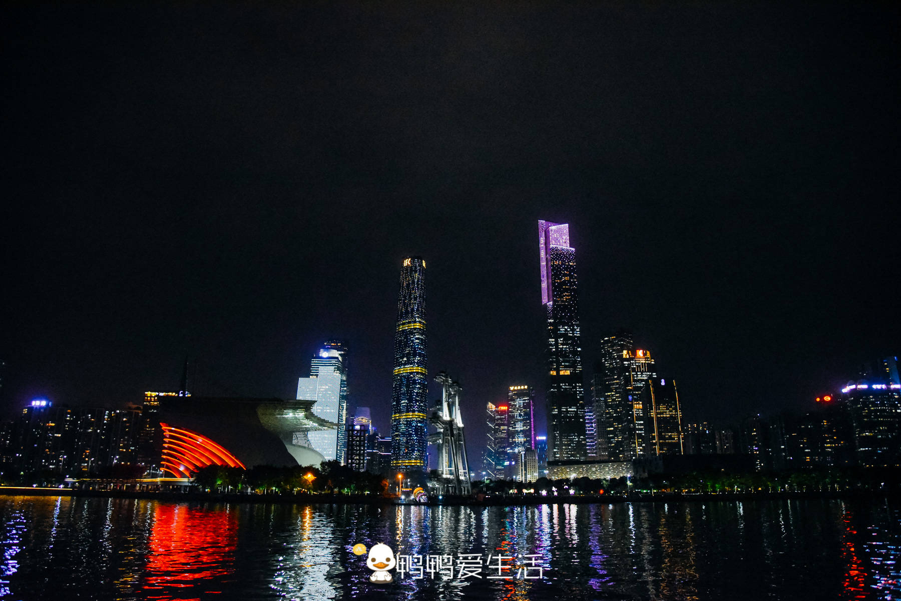 夜景|?欣赏广州塔夜景的最好机位，搭游船欣赏珠江美景，文化底蕴深厚