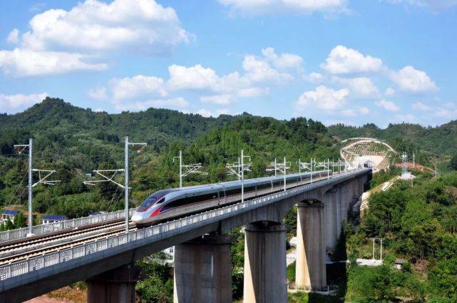 "走进高铁新时代·展现美丽新吉首"主题摄影大赛作品辑