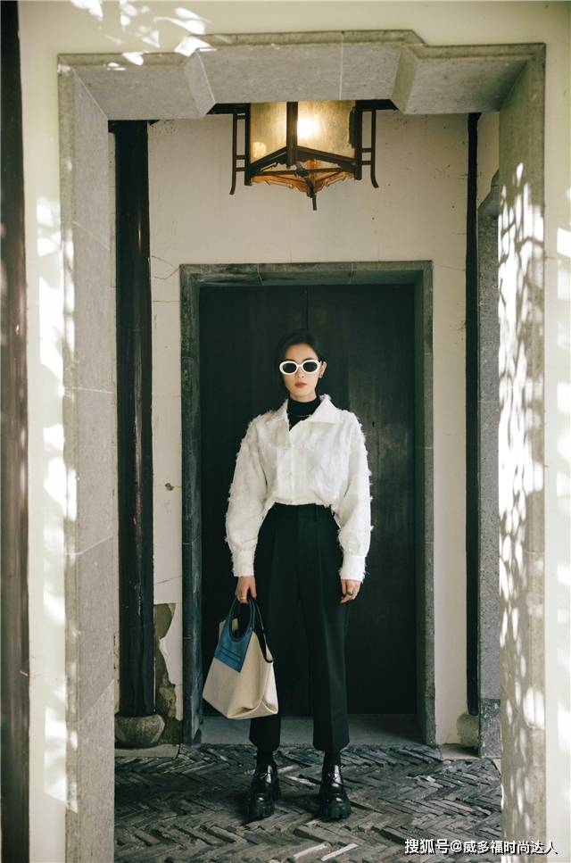 身材 中年女人如何穿衣？不显老不“装嫩”的4个公式，照着用时髦减龄