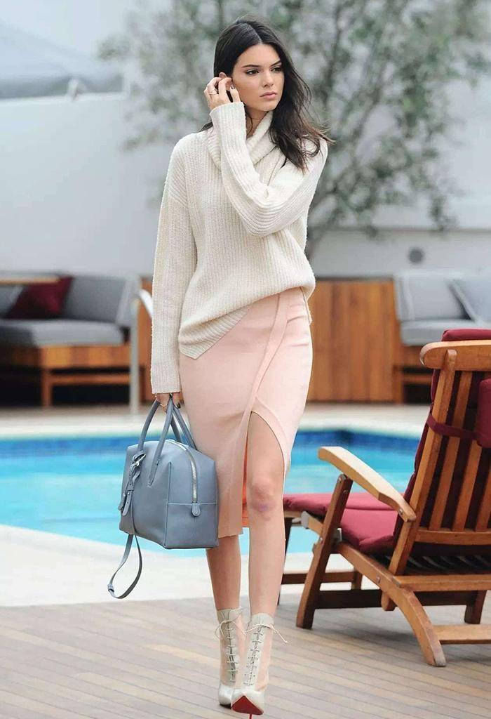 服装 真正有气场的女人，很少穿长裤，裙装才是优雅的根基