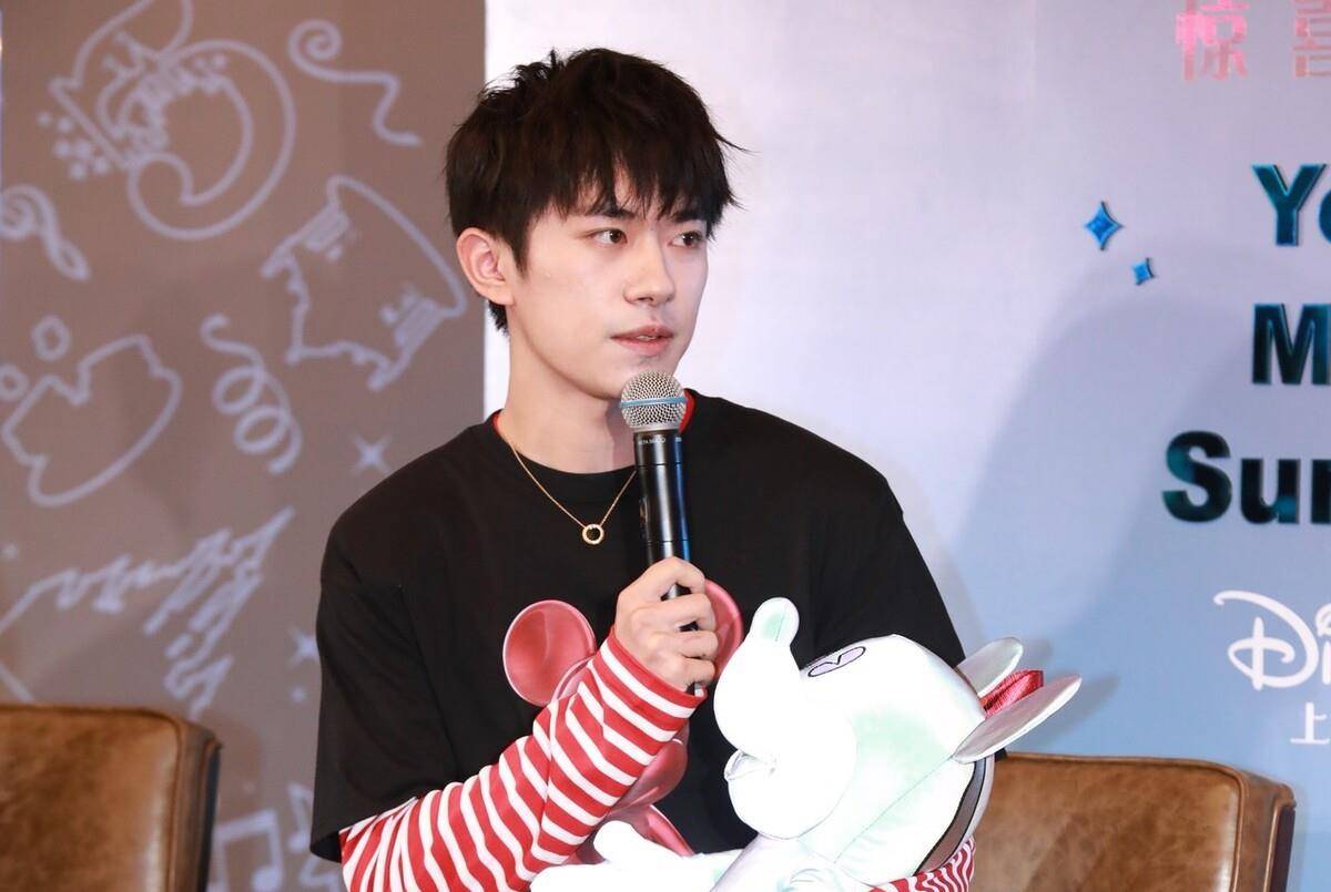 杨洋千|娱乐看点:范丞丞王安宇,杨洋千玺,张新成王源,赵丽颖杨紫