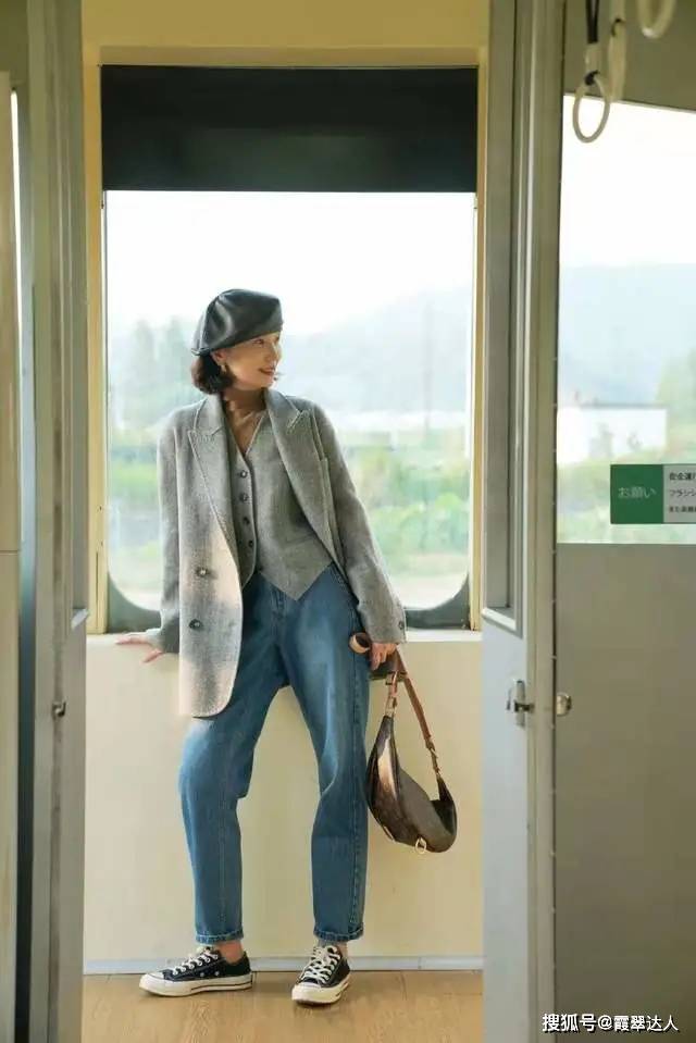 廓形 冬季穿衣“宜厚不宜薄”，40+女人学学三木妈妈的穿搭，更显优雅气质