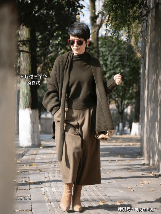 通身 这才是60岁女人该有的模样，靠穿搭赢得体面，气质真高级