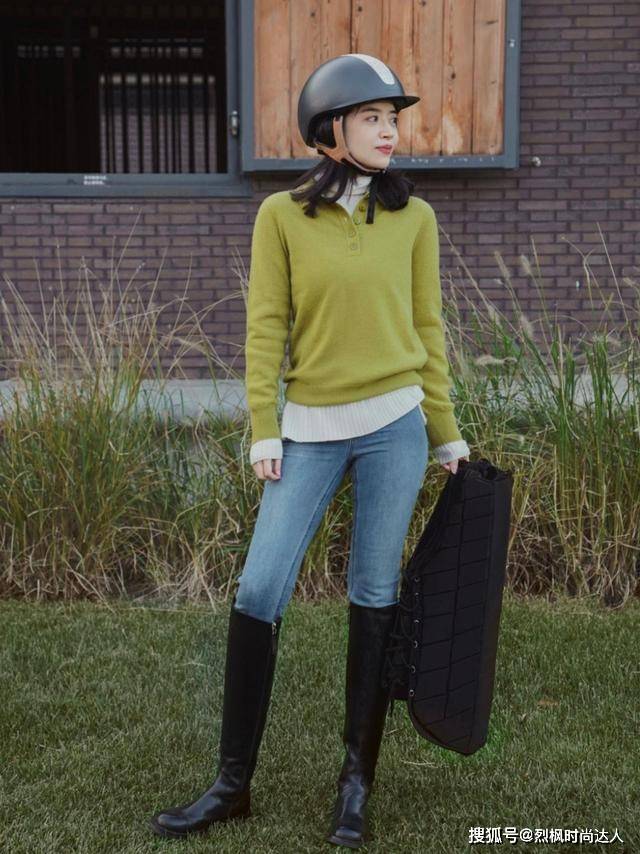 显得 女人到了中年，尽量少穿大衣打底裤，学三木博主这样穿，优雅时髦
