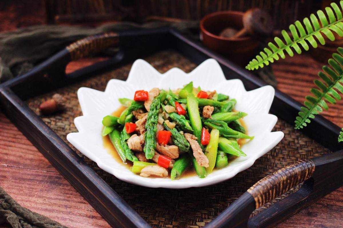 芦笋炒牛肉,低脂高纤维的营养美食,大人小孩都爱吃_步骤_口感_蔬菜