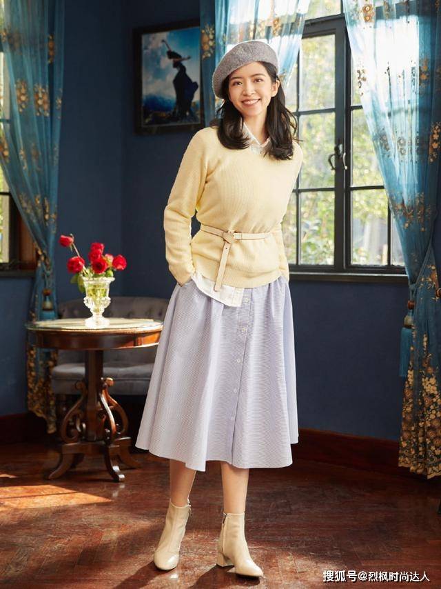 显得 女人到了中年，尽量少穿大衣打底裤，学三木博主这样穿，优雅时髦