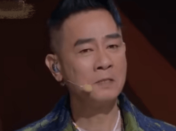 铁架子|54岁陈小春节目中落泪！因不舍兄弟淘汰哭到哽咽，眼眶通红惹人疼