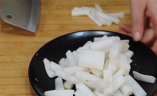 萝卜叶子怎么吃家常做法 dbf173b8451b4139a6a3c91d138ea2e3.png