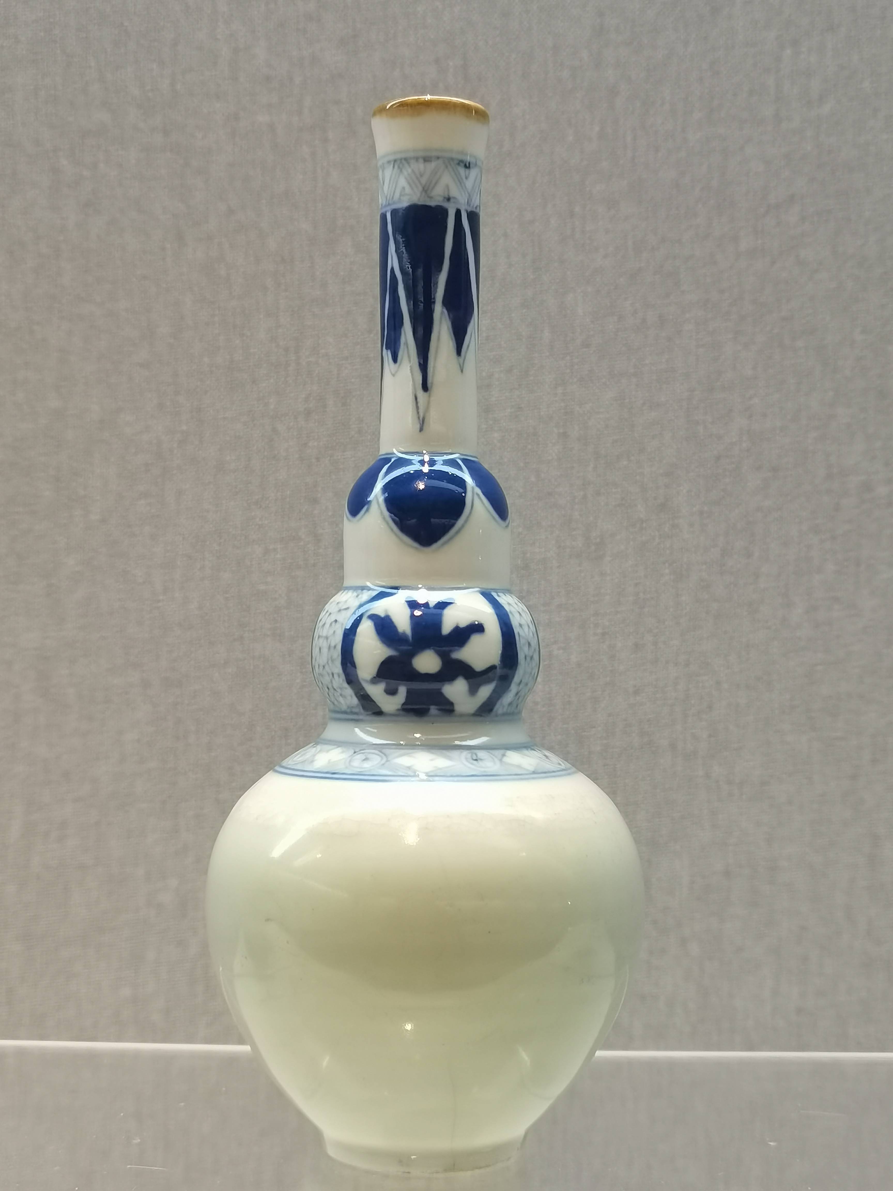 佛教文化艺术馆藏品赏鉴（22）:匠心陶瓷，精美高颜值古瓷塑净瓶_搜狐网