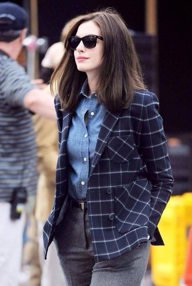 状态老公熬成爹系列？39岁安妮海瑟薇颜值状态满分，亚当一头白发显老