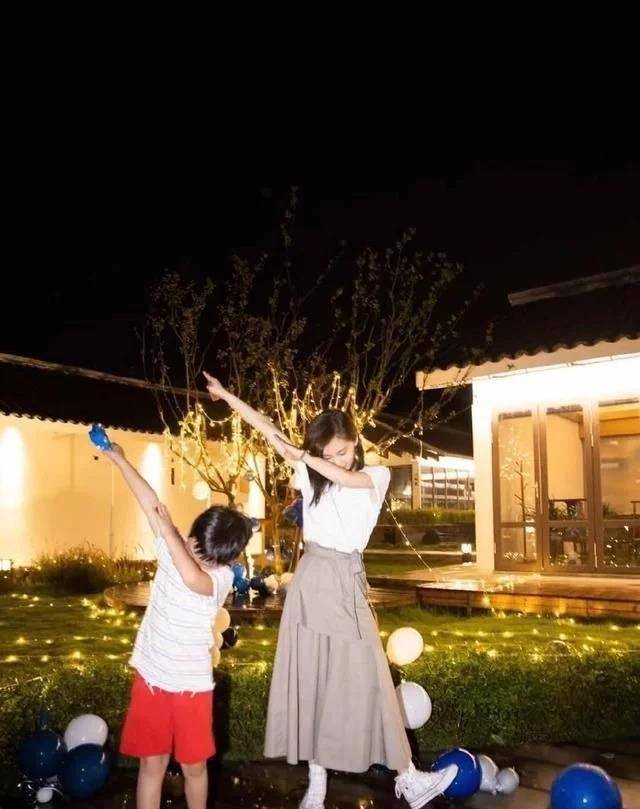 官宣|官宣恋爱承认生子，两度挤爆热搜，王子文吴永恩修成正果因坦诚