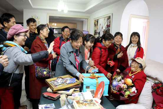 抗战女兵朱云仙迎来了自己101岁生日,来自长沙市人民政府,南京市博物