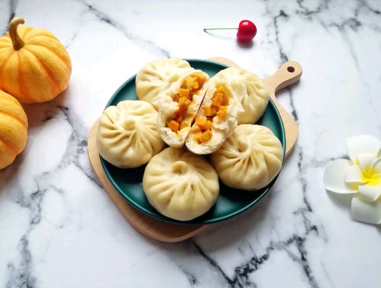 原创南瓜不仅能炒能炖,还能做成包子的馅料,味道真不错