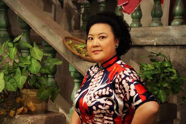 黄伟香|《72家房客》包租婆八姑,曾被说性格“鹌鹑”,戏里戏外反差