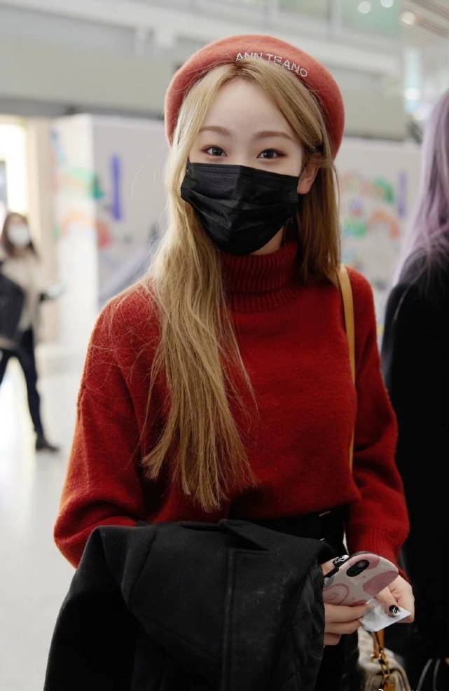 乐华新|乐华新女团即将迎来出道首秀,机场图片活力满满,金子涵瘦了不少