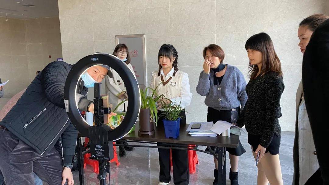 韶关市翁源县开展乡村振兴社交电商人才培育直播带货专业技能提升培训