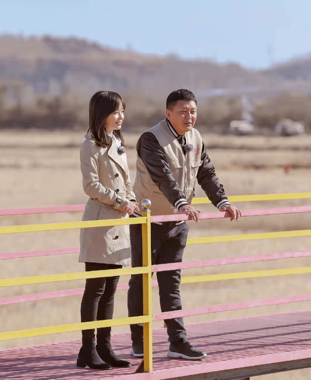 进行 央视甜心王冰冰可塑性真强！穿朝鲜服美成韩剧女主，颜值不输明星