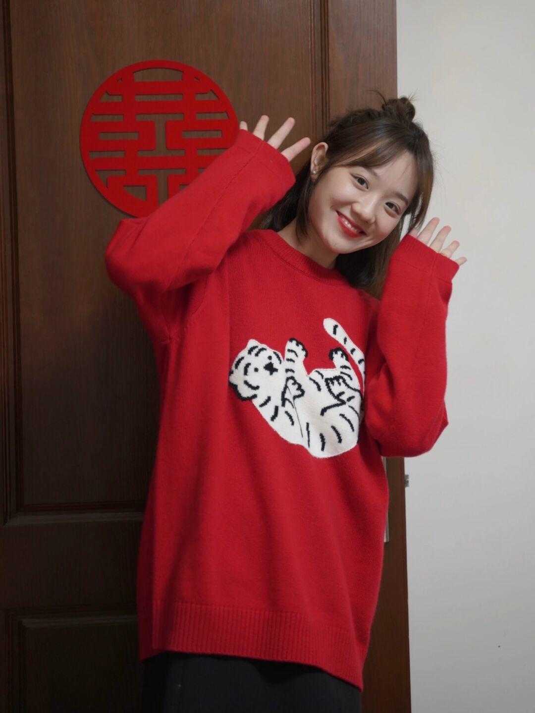 下装 冬天不要只会穿黑白灰，“红色”抢眼高调又显白，时髦又有气场