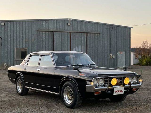 第四代丰田皇冠至今看来依然充满气场