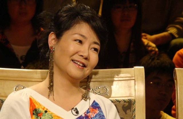 原创萨日娜曾因长相被骂被丈夫258元娶回家啃夫6年险抑郁