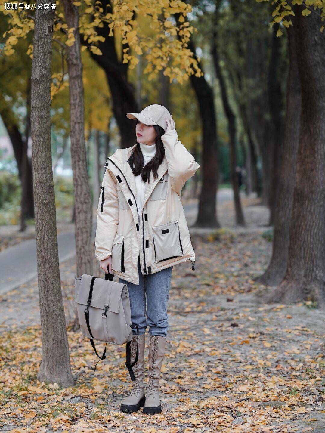 颜色 冬天“羽绒服”的高级穿法是这样的，保暖舒适又高级，谁穿谁美