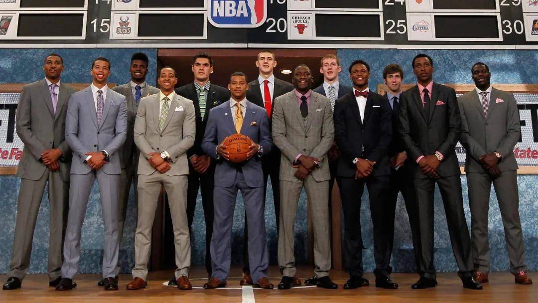 希尔|肌腱撕裂！赛季报销！他的NBA生涯可能要结束了
