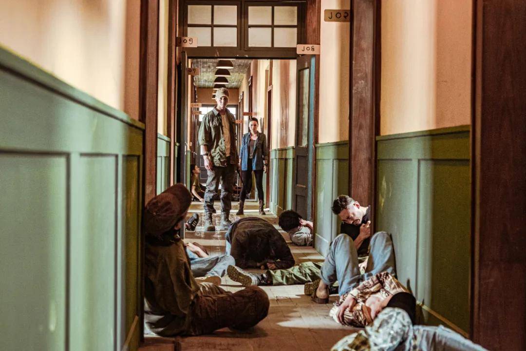 电影|万国影视参演王浩信军事动作电影《兵王之绝境狙杀》定档12月21日！