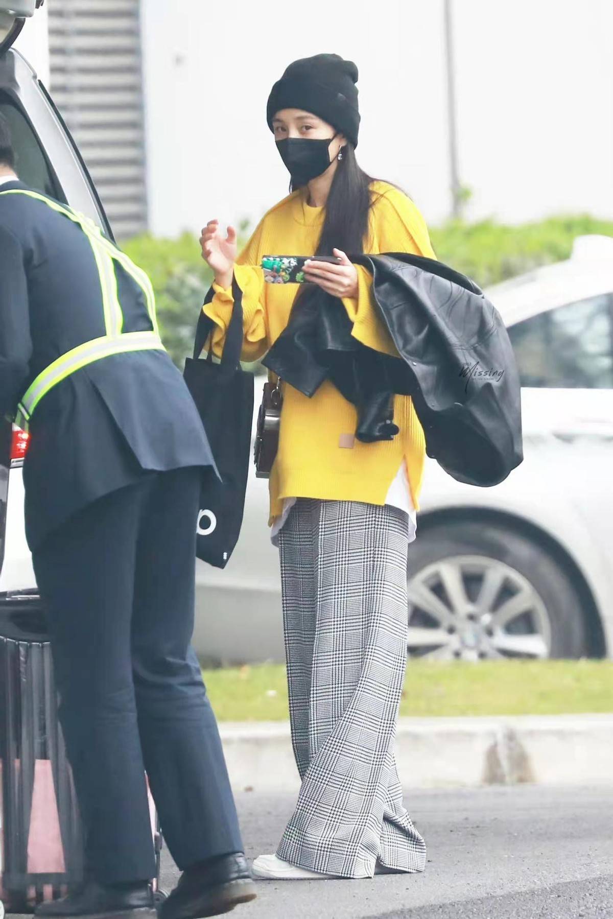 黑色 杨幂:卫衣如何百搭花式穿法!卫衣+纱裙,俏皮又可爱完美结合!