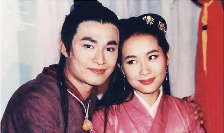 吴熙儿|最帅“张无忌”女儿近照曝光，长大得她亭亭玉立，比妈妈还漂亮