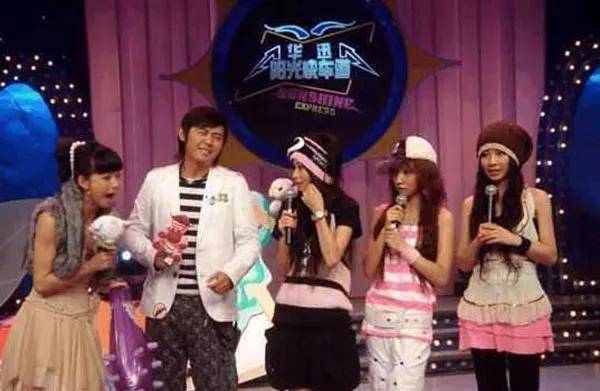 卫视|大冰离开《阳光快车道》后,化身畅销作家,同台刘敏却黯然失色