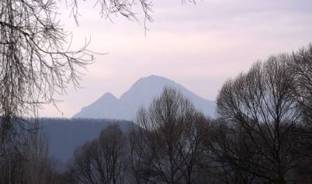 山西深山无人居住老房子成香饽饽，农民不管理也能得红利