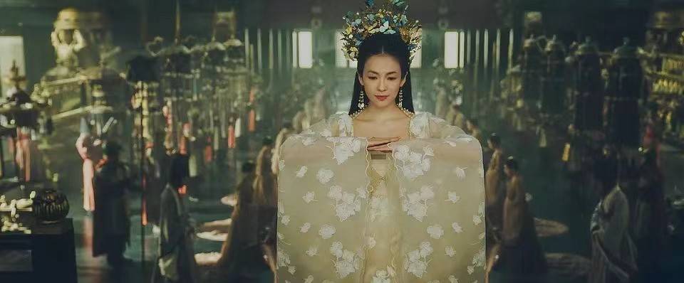 演技|赵丽颖汲取章子怡刘涛教训，《谁是凶手》不装嫩，找小演员演少女