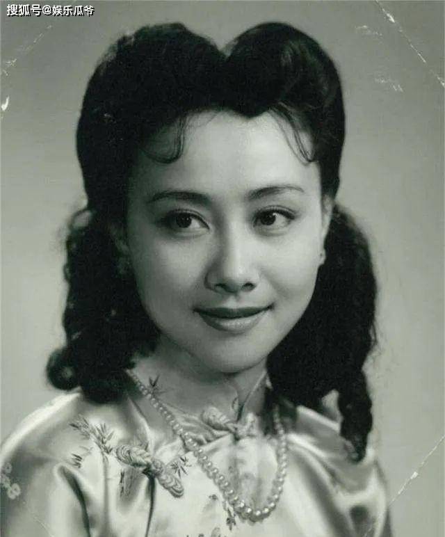 后遗症这些同龄女星都曾是绝世美人，有人整容后遗症像妖怪，有人美到老