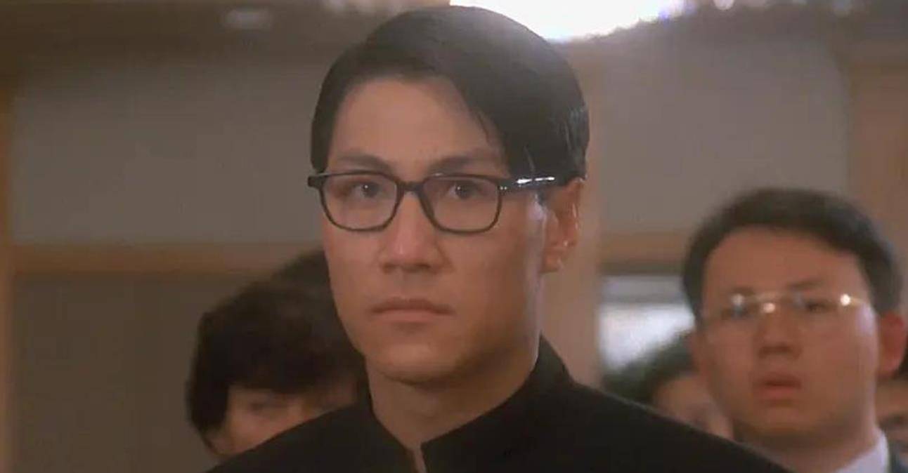 钱嘉乐|香港动作特技演员聚餐，61岁“大师兄”是颜值担当，钱嘉乐站C位