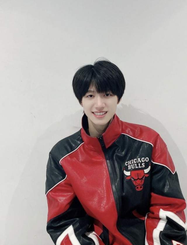 图片|16岁男星拍哭戏前狠扇自己两巴掌，太用力脸变红，哭得鼻涕掉嘴上