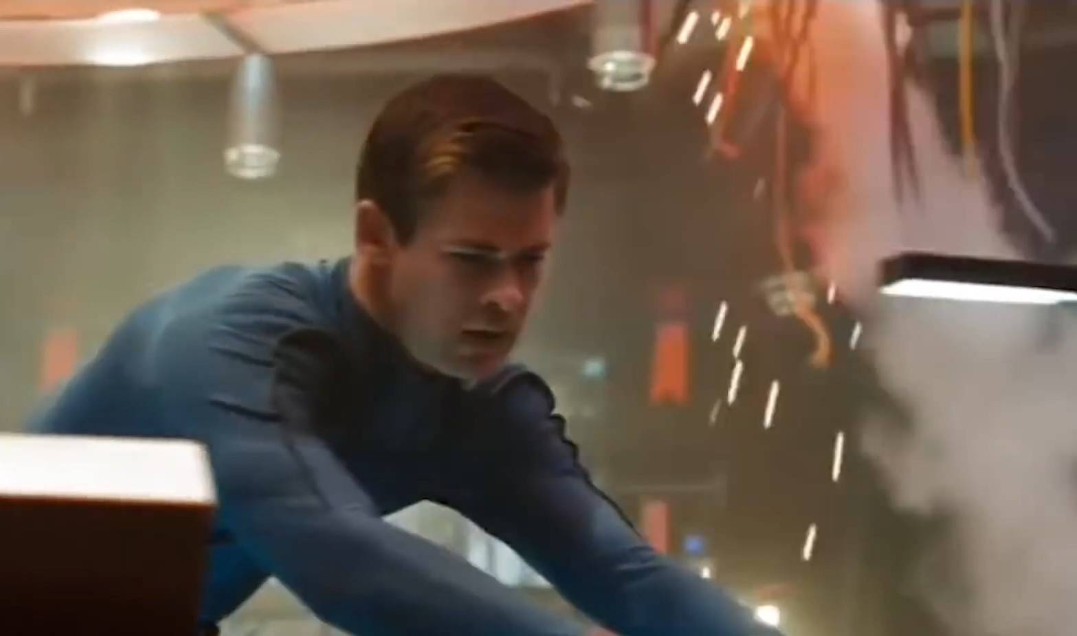 时间|雷神索尔的性感化身--克里斯·海姆斯沃斯