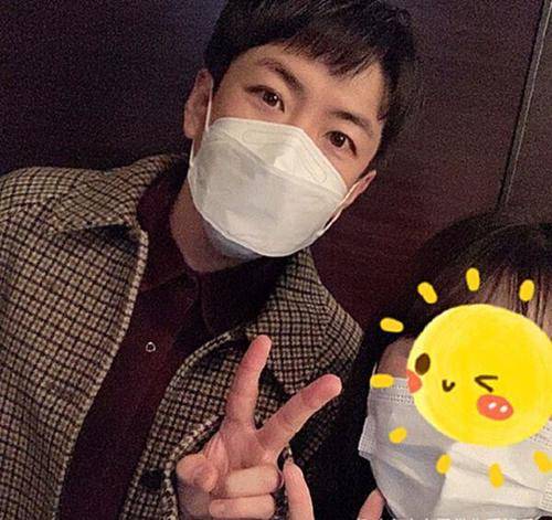 rm宋智孝与tiny哥合照!河东勋留言感谢李光洙!金钟国广告图!