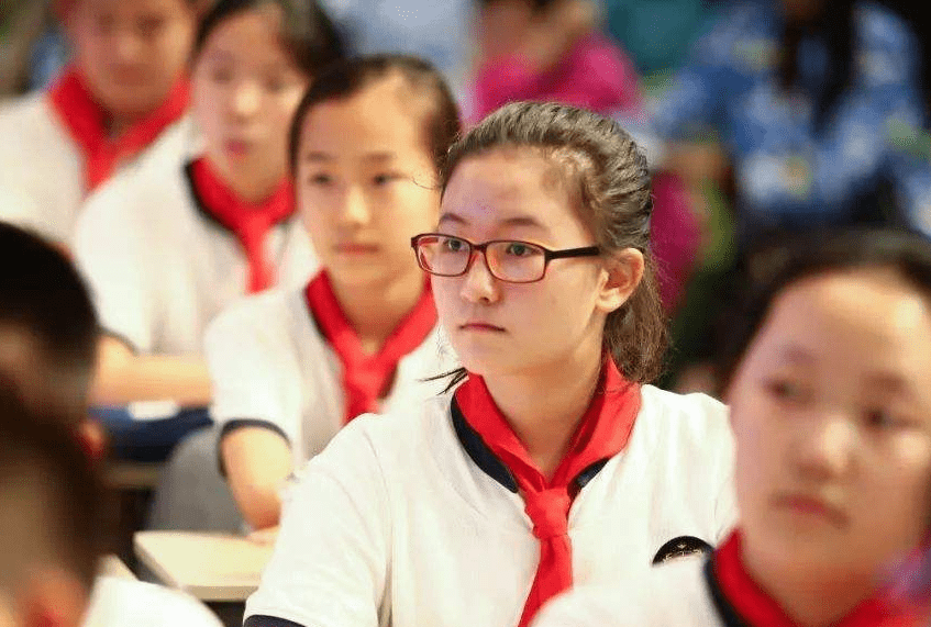 小孩|小学该选择名校吗，小学上个好学校重要吗？看完这篇就懂了