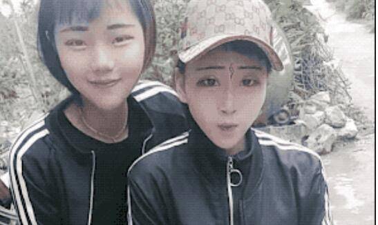 什么当“渣女妆”到了00后手里！你确定你拿的是眉笔，不是水彩笔吗