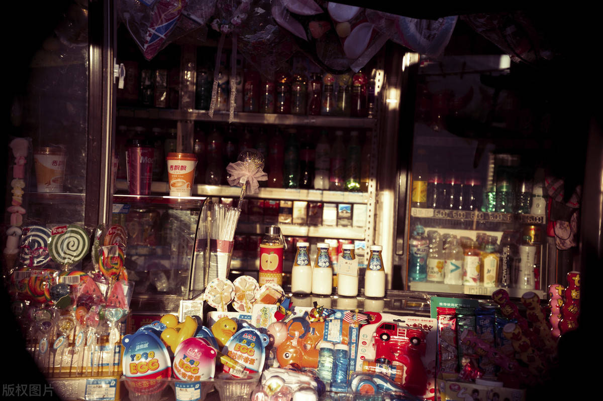 严重|学校门口“小卖店”的这些东西别让孩子再碰了,严重的危及生命