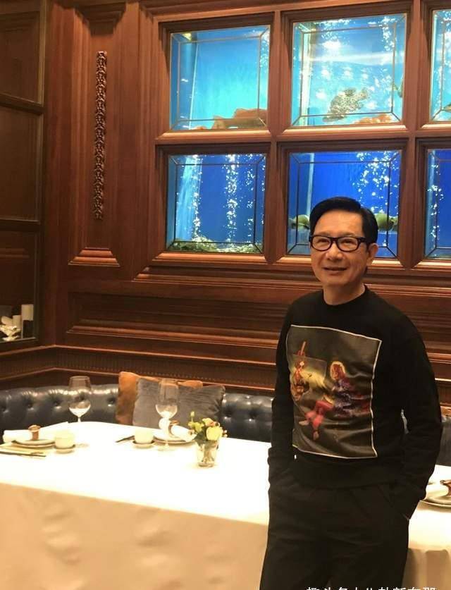 刘培基迎七十大寿冻龄似精神小伙,圈内仅一人出席,一生未婚无子