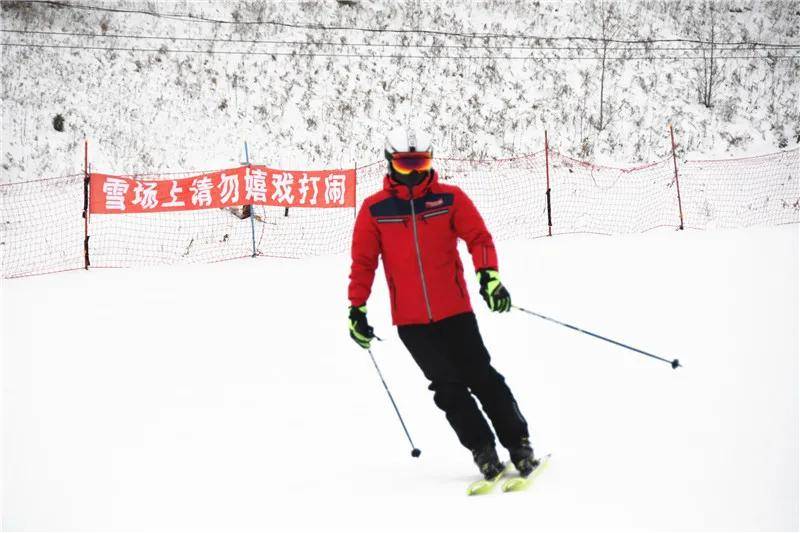 龙井海兰江滑雪场电话图片