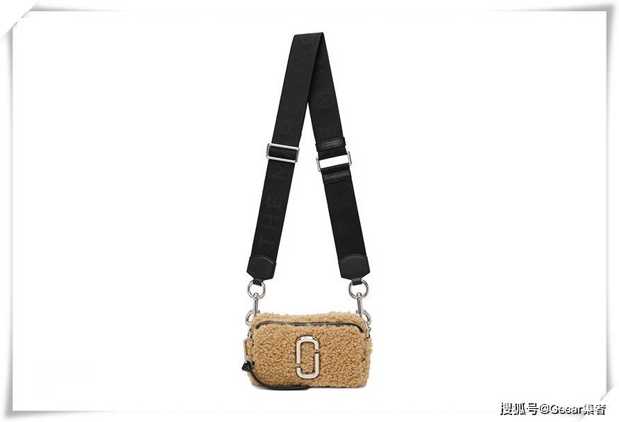 Bag软绵的冬季：绒毛包包再次重回时髦女生的怀抱！