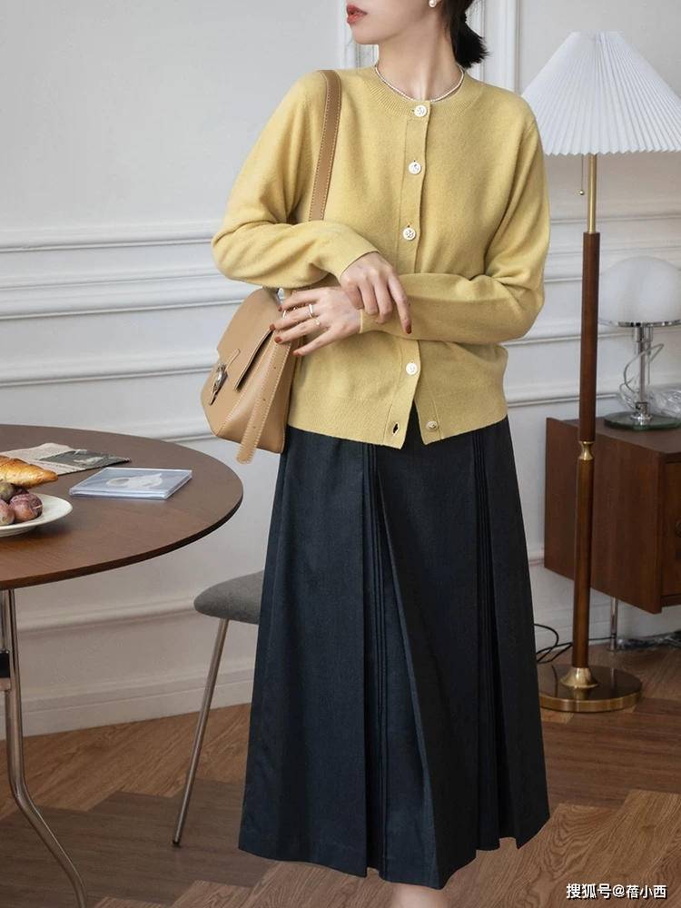 黑色 穿来穿去还是小黑裙最好看，特别是这3条中长款，简约百搭有气质