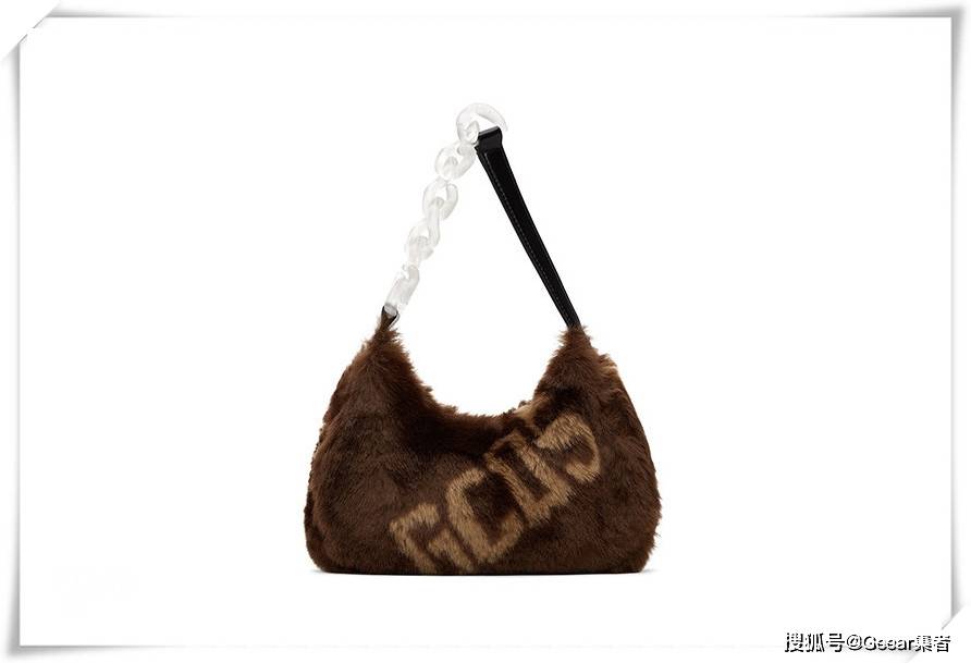 Bag软绵的冬季：绒毛包包再次重回时髦女生的怀抱！