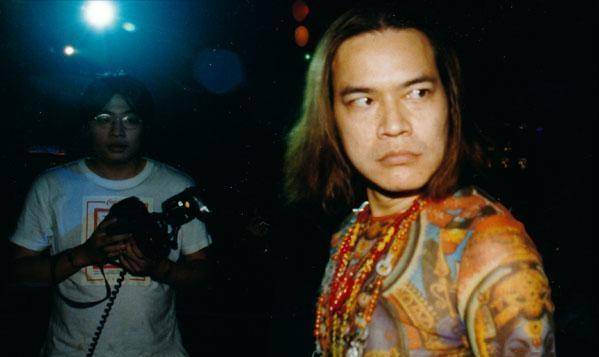 原创四大癫王洪朝丰与富婆相恋10年被抛弃今精神失常进佛门清修