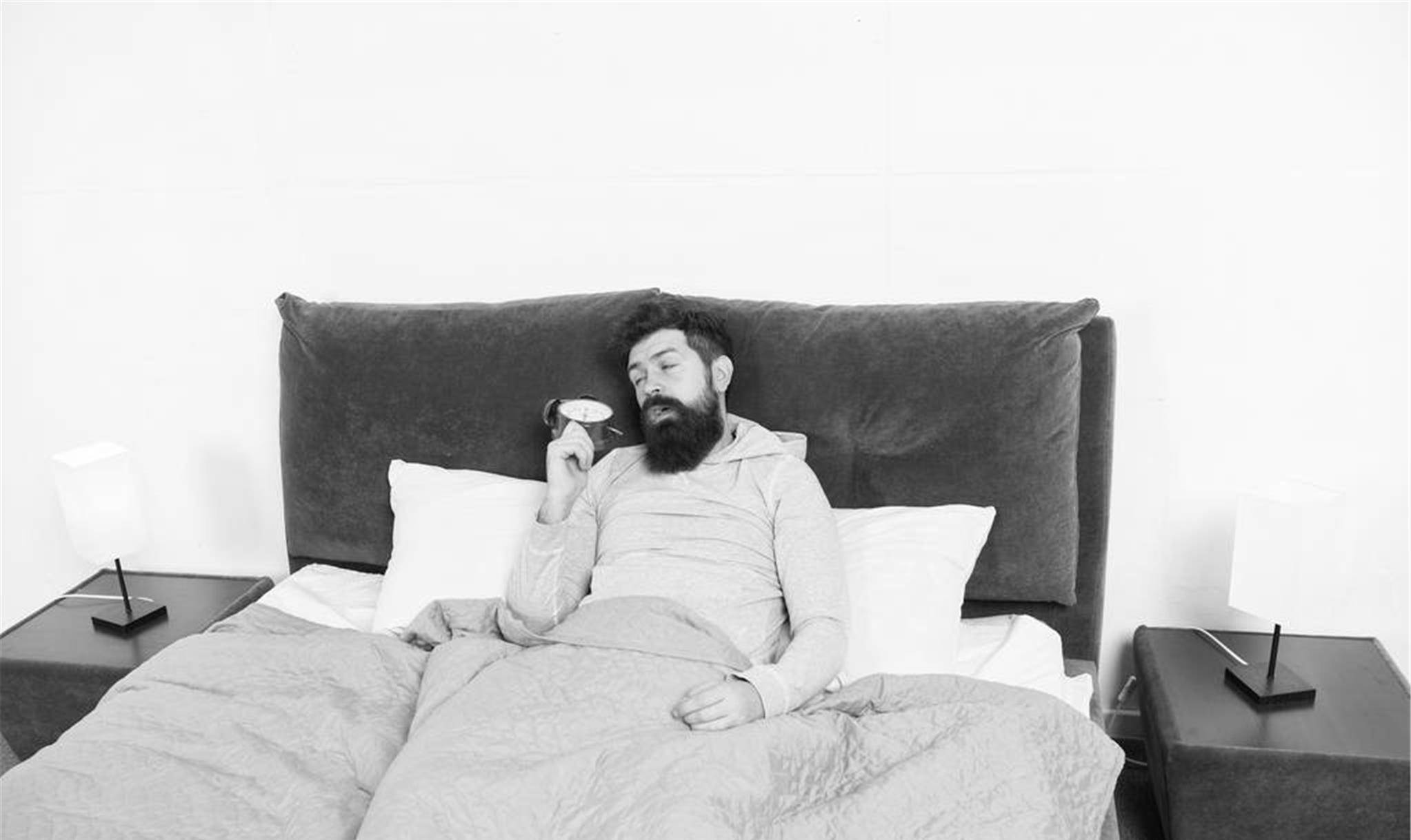 分泌物|多注意一下:早上起床发现5件奇怪的事,可能是肝病在“挥手”